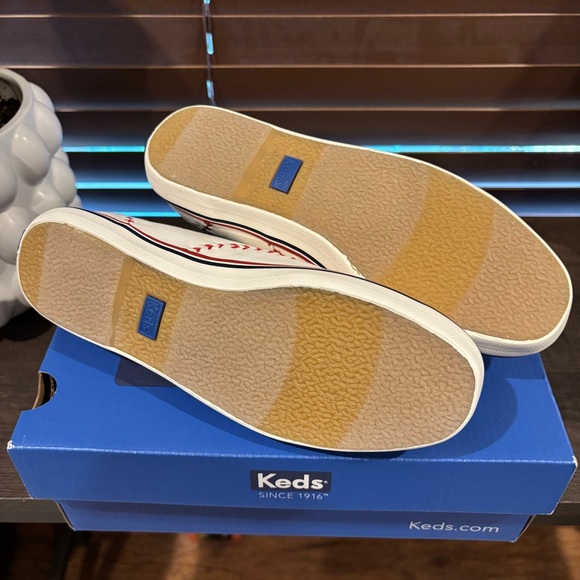 NWT Keds - San Francisco Giants Champion Canvas LaceUp Sneaker - Size 6 - Picture 7 of 12